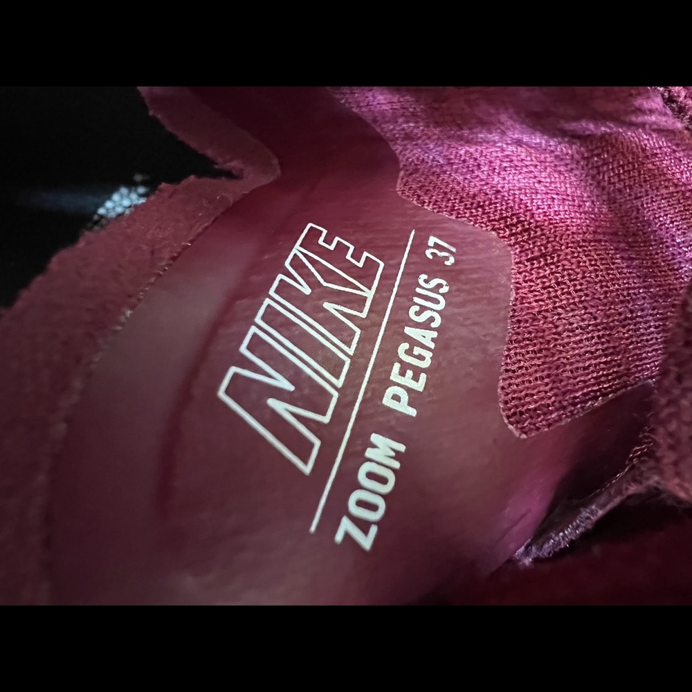 Nike Pegasus 37 women’s size 8 maroon - Picture 3 of 5